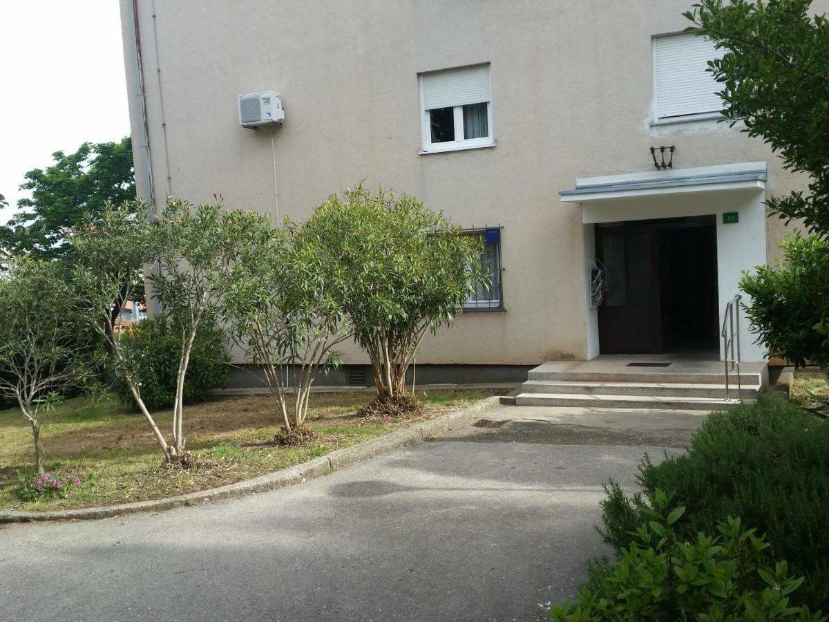 Luka Apartment Pula Exterior photo